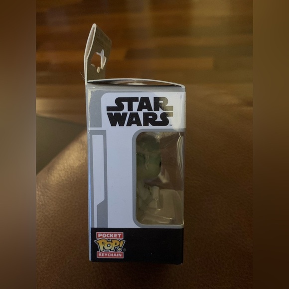Star Wars Yoda Funko Pocket Pop! Keychain - Picture 3 of 4